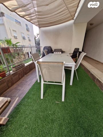 דירה, יוסף לוי, עיר, מרכז העיר, נהריה