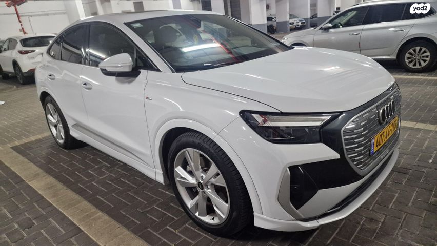 מודעת רכב אאודי Q4 e-tron