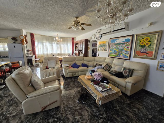 בית פרטי/ קוטג', עין מור 57, שאר העיר, מיתר / כרמית