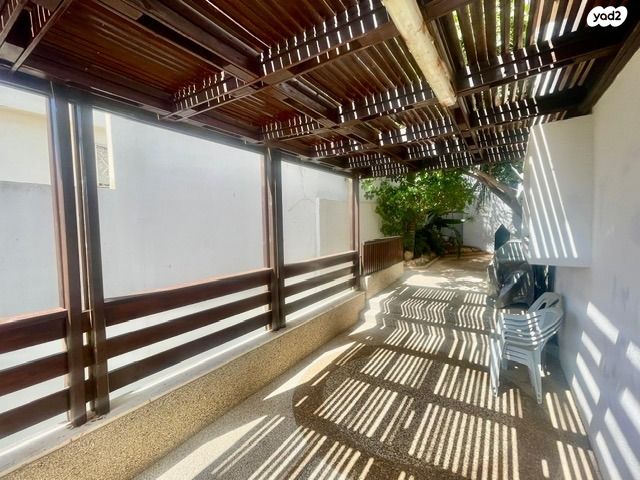 דו משפחתי, אסתר רבין, הוד הכרמל, דניה, חיפה