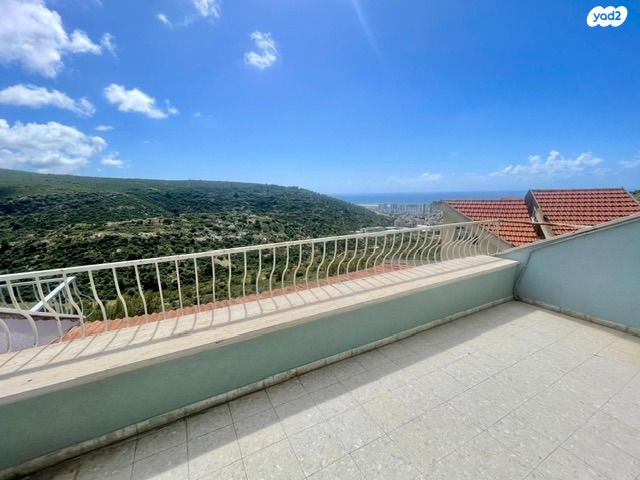 דו משפחתי, אסתר רבין, הוד הכרמל, דניה, חיפה