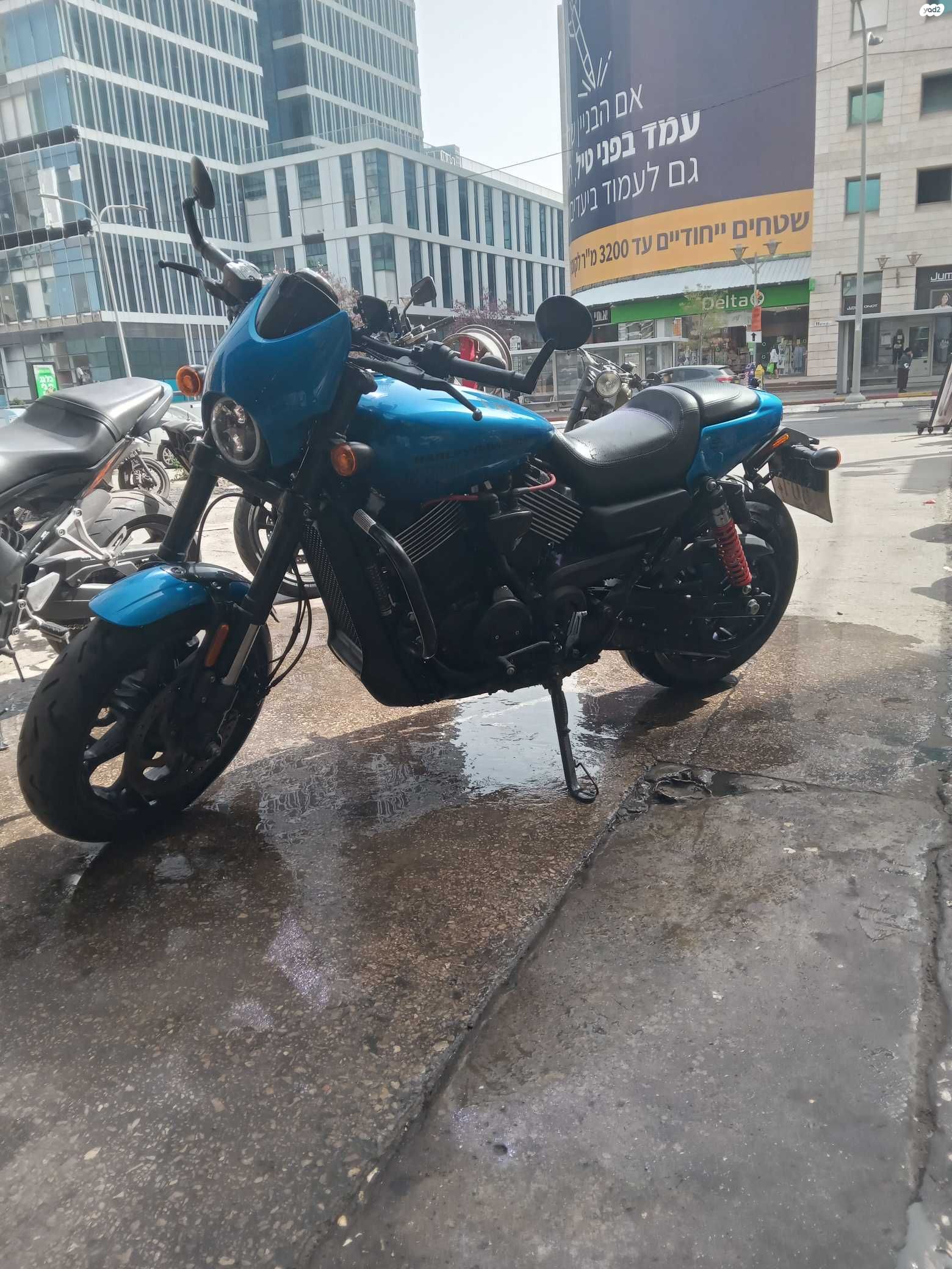 מודעת רכב הרלי דיווידסון סטריט 750