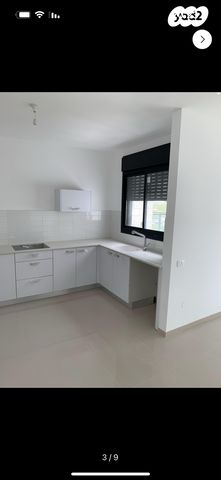 דירה, הצנחנים 18, אריק שרון, נהריה