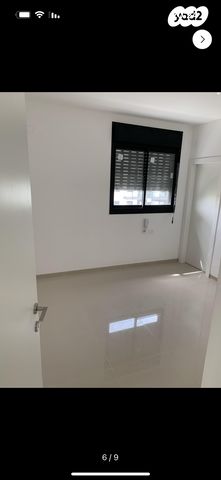 דירה, הצנחנים 18, אריק שרון, נהריה