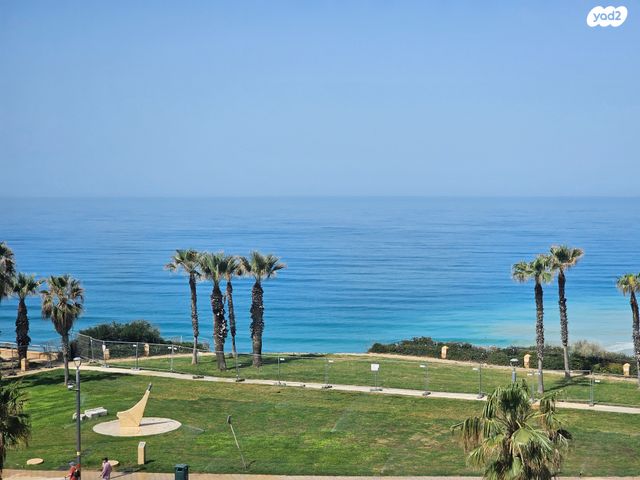 דו משפחתי, התהילה, נוף הטיילת, נתניה