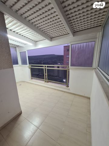 דירה, גולדה מאיר, שיכון עובדים, טבריה