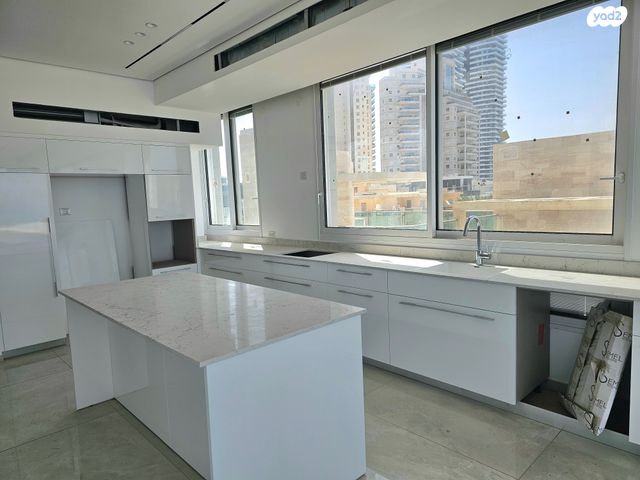 דו משפחתי, התהילה, נוף הטיילת, נתניה