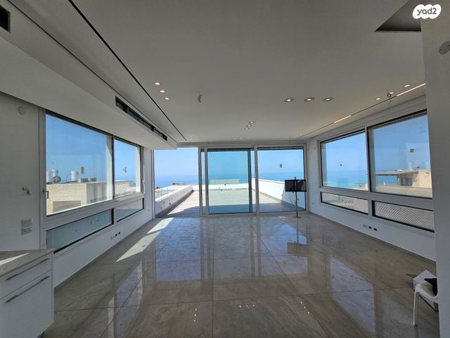 דו משפחתי, התהילה, נוף הטיילת, נתניה