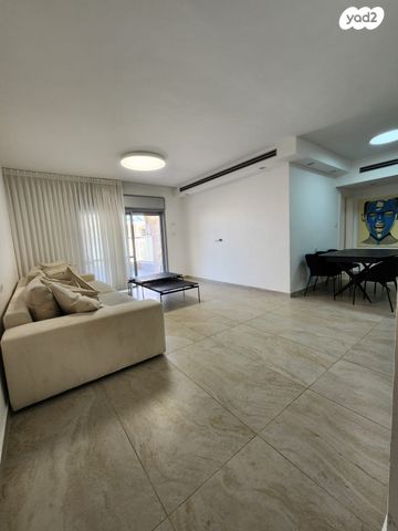 עוזי נרקיס 8