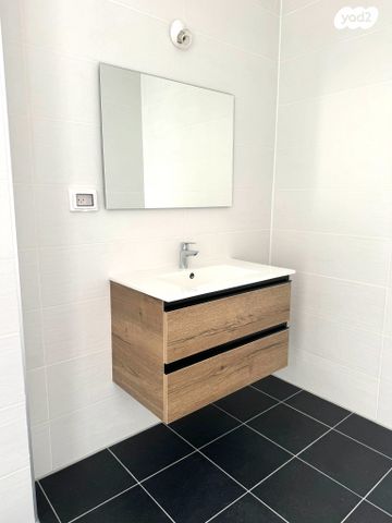 דירה, הרצליה