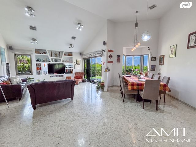 בית פרטי/ קוטג', שאר העיר, להבים