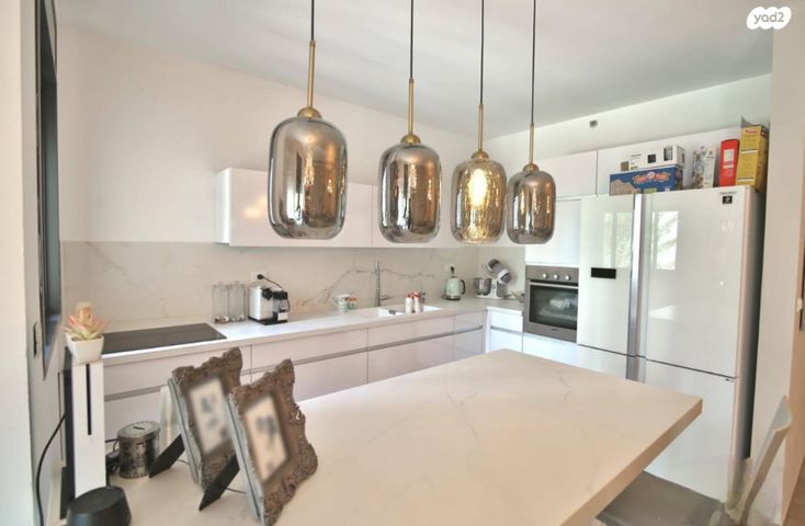 דירה, אהוד מנור, נאות אפק, אפקה, קרית ביאליק