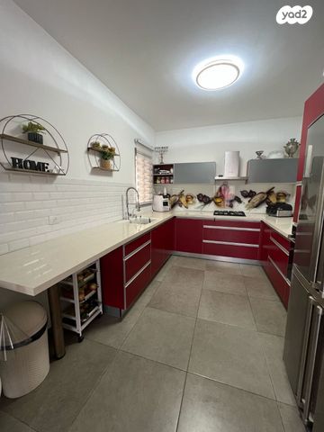 דירה, נחל פרת, אחוזת דניה, חדרה