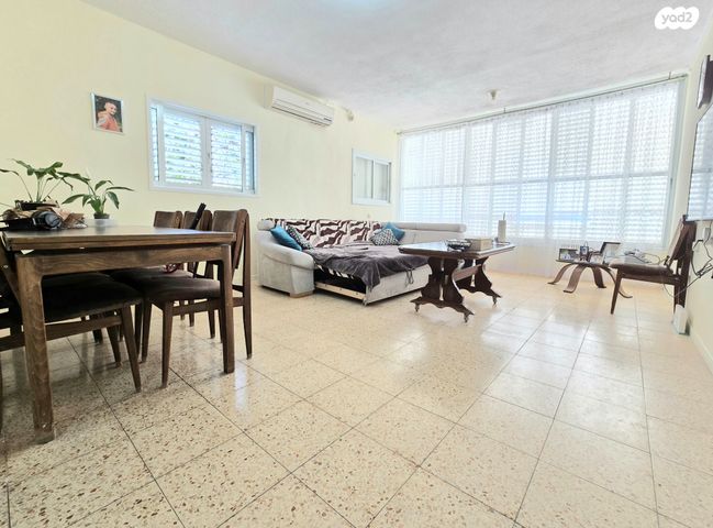 דירה, יהושע שטמפפר, עין גנים, פתח תקווה