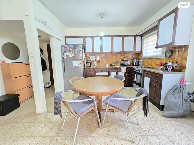 דירה, יהושע שטמפפר, עין גנים, פתח תקווה