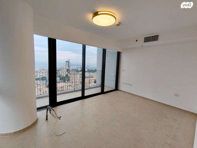 דירה, אחד העם 8, חיפה