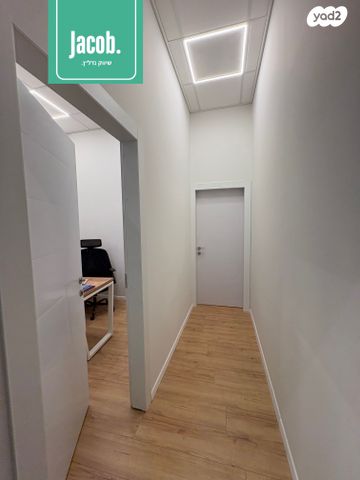 משרדים, אזור תעשיה, טירת כרמל