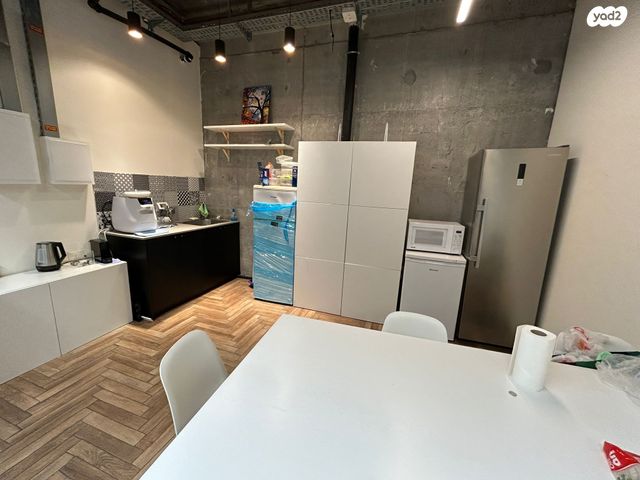 משרדים, דרך מנחם בגין, תל אביב יפו