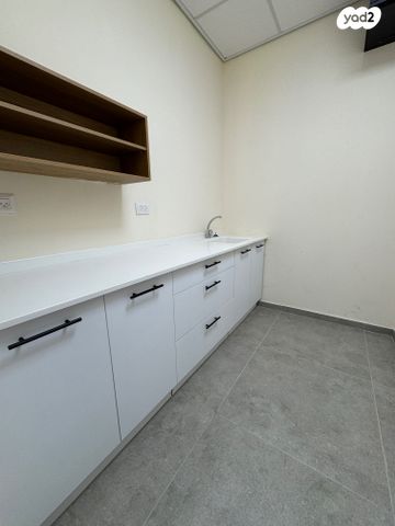 משרדים, מרדכי קוסטליץ, בית"ר, יד שמואל, חדרה