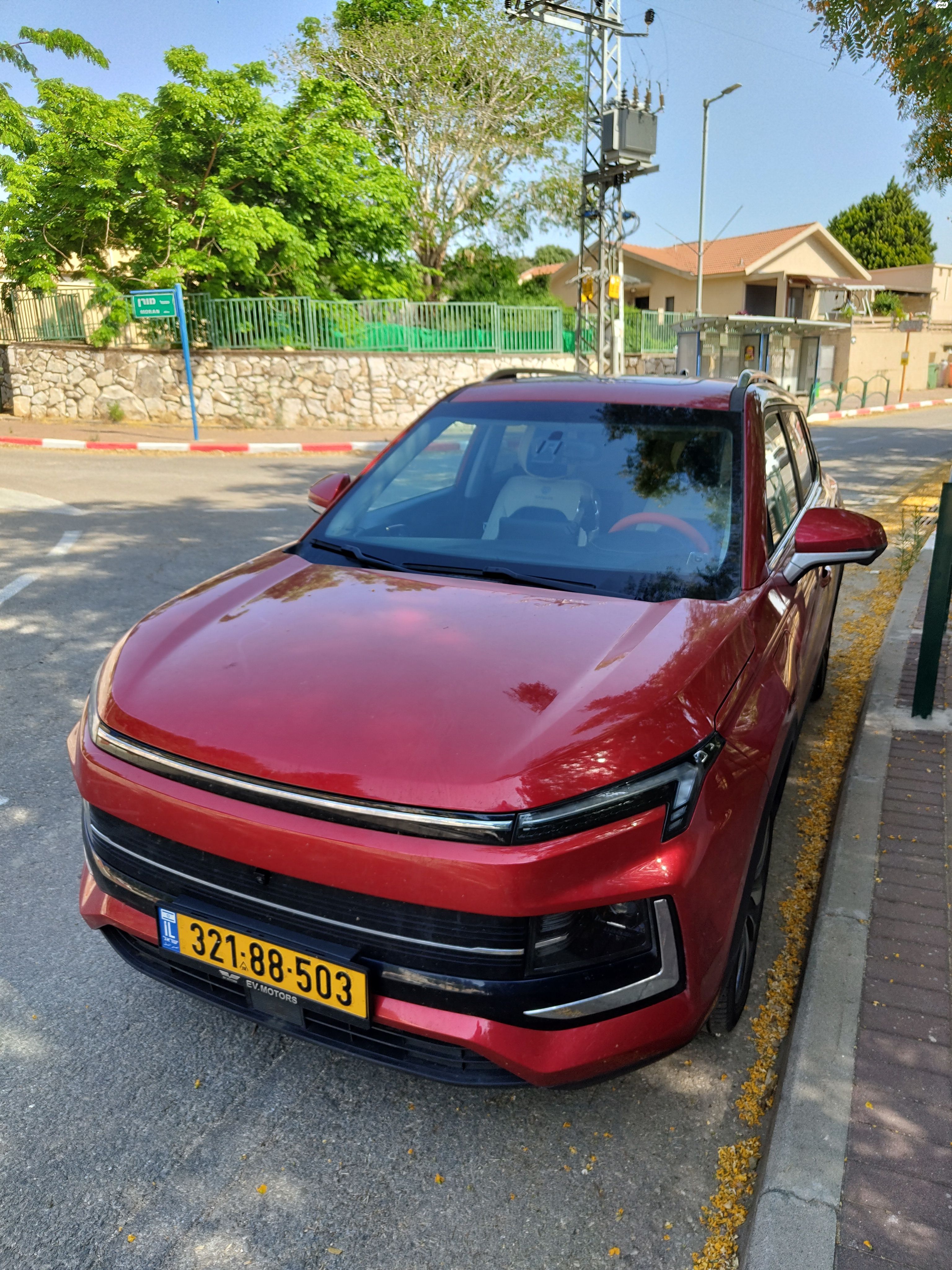 מודעת רכב ג׳יי.איי.סי E-JS4