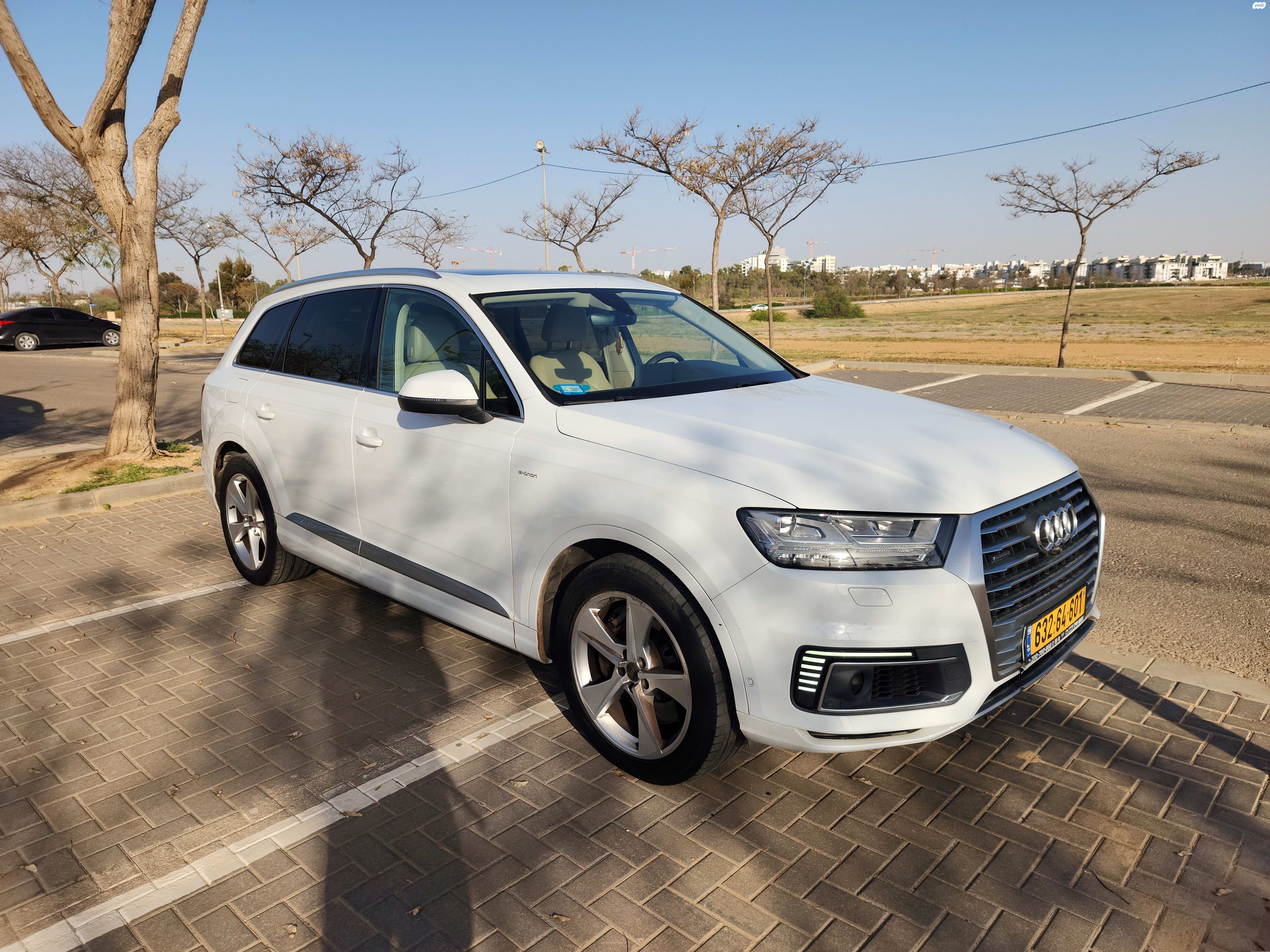 מודעת רכב אאודי Q7