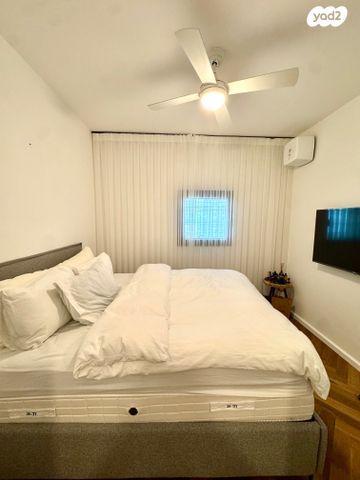 דירה, אריק איינשטיין, דרום חדש, פארק הים, בת ים