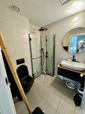 דירה, אריק איינשטיין, דרום חדש, פארק הים, בת ים