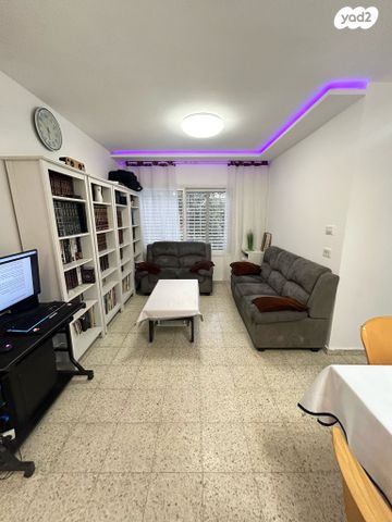 שמחה הולצברג 