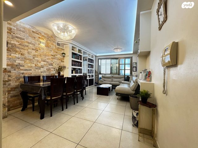 דירה, רבי יהושע 33, בני ברק