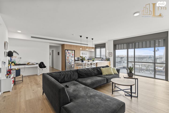 דירה, יעקב גולד, נאות הראשונים, מזכרת בתיה