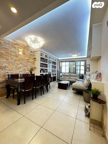 דירה, רבי יהושע 33, בני ברק