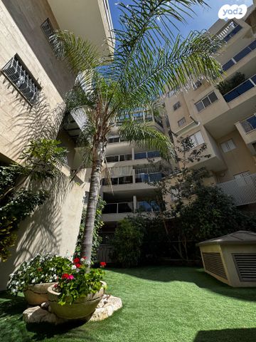 דירה, רבי יהושע 33, בני ברק