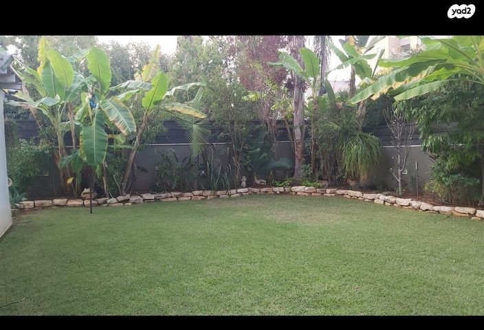 דירת גן, בת ים