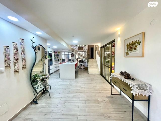 דו משפחתי, קמיל הויסמנס, הוד הכרמל, דניה, חיפה