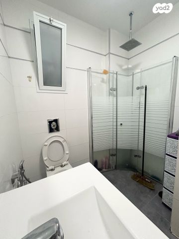 דירה, שמחה הולצברג, נאות שמיר, רמלה