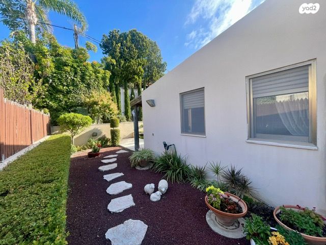 דו משפחתי, קמיל הויסמנס, הוד הכרמל, דניה, חיפה