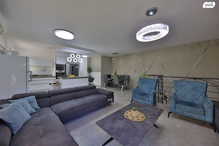 בית פרטי/ קוטג', דן 10, מרכז העיר, סביניה, הוותיקה, קרית ביאליק