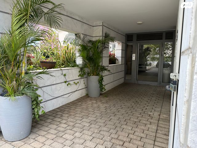 דירה, זאב וינהויז 2, יהוד מונוסון