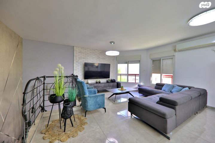 בית פרטי/ קוטג', דן 10, מרכז העיר, סביניה, הוותיקה, קרית ביאליק