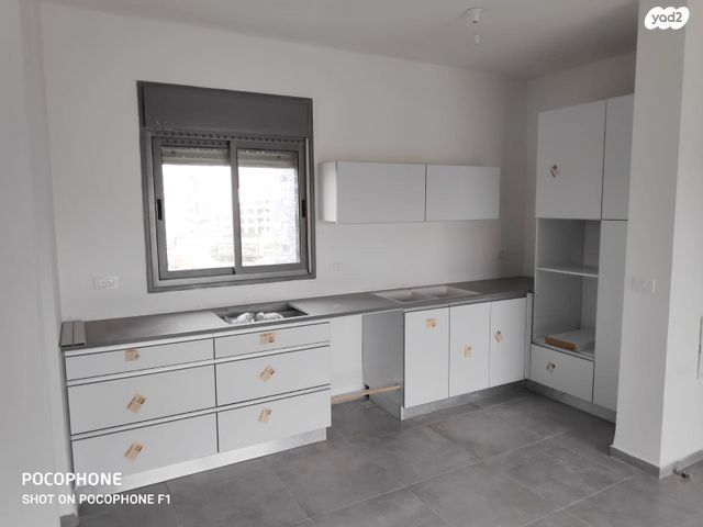 גג/ פנטהאוז, טופז, אבני חן, חריש