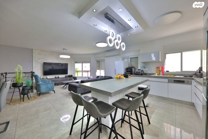 בית פרטי/ קוטג', דן 10, מרכז העיר, סביניה, הוותיקה, קרית ביאליק