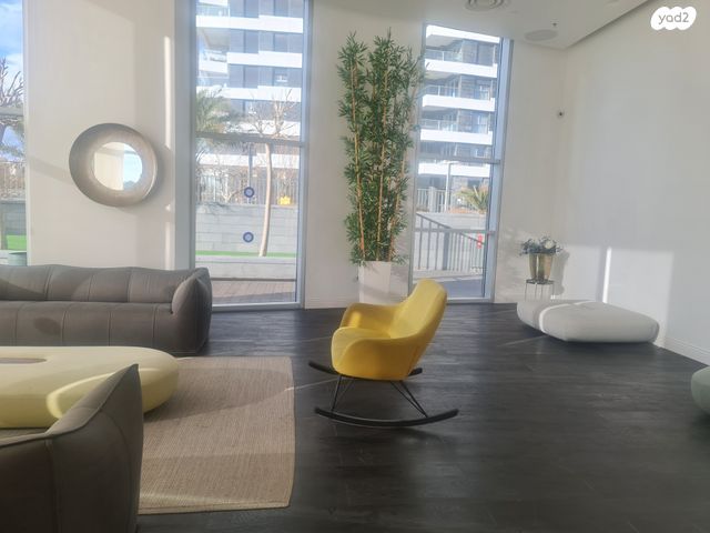 דירה, יוסף לפיד, נתניה