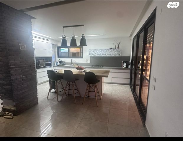 דירת גן, בת ים