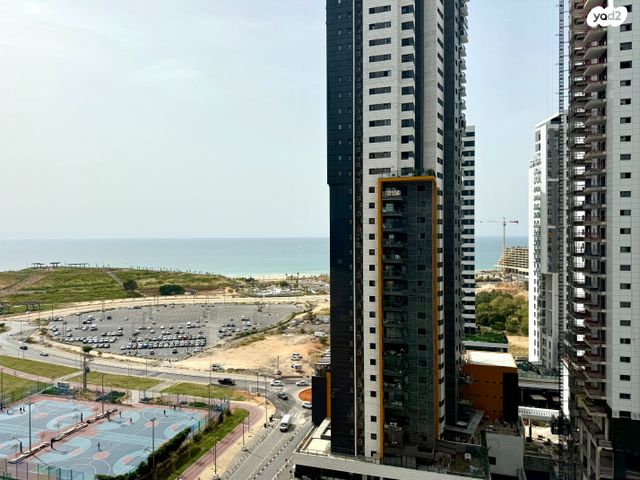 דירה, אריק איינשטיין, דרום חדש, פארק הים, בת ים