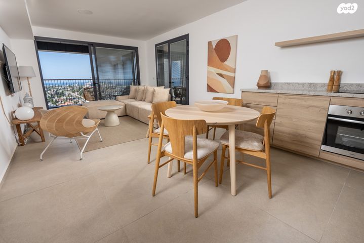 שער פלמר, תחנת רכבת השמונה