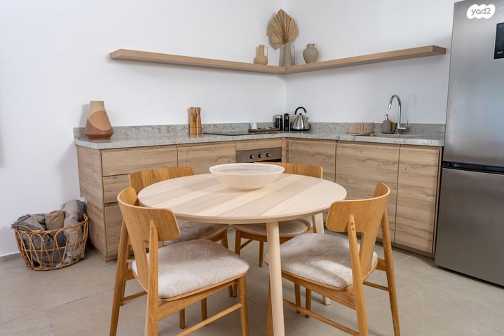 גג/ פנטהאוז, שער פלמר, תחנת רכבת השמונה, חיפה