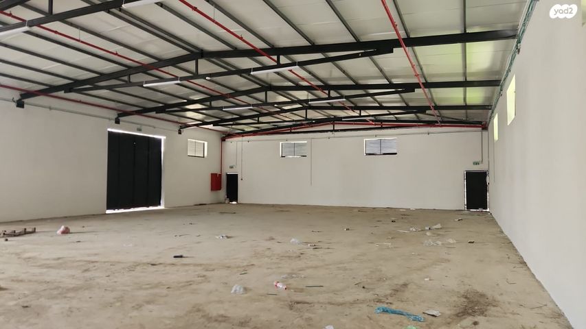 מחסנים, ניצני עוז