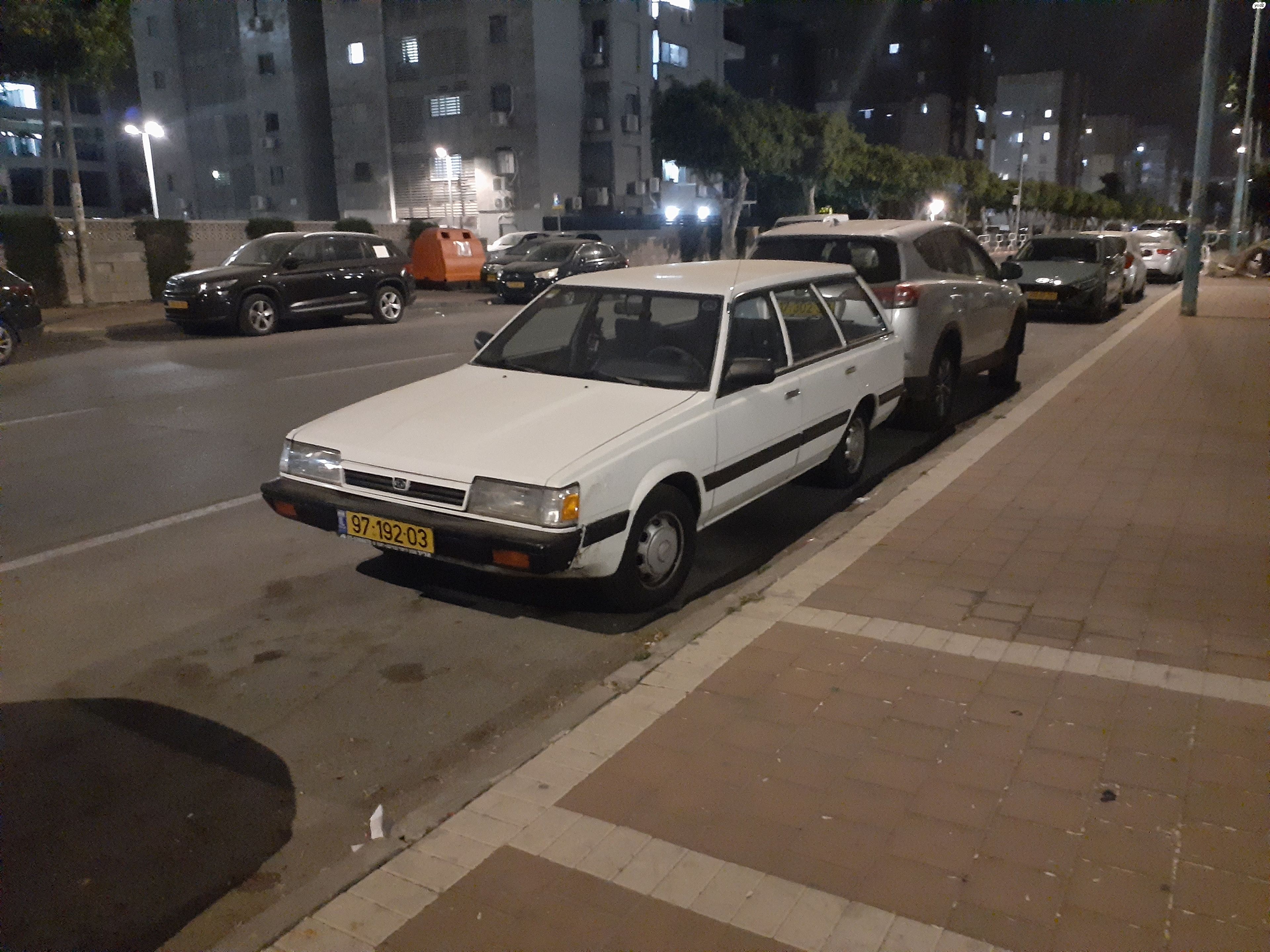 מודעת רכב סובארו לאונה