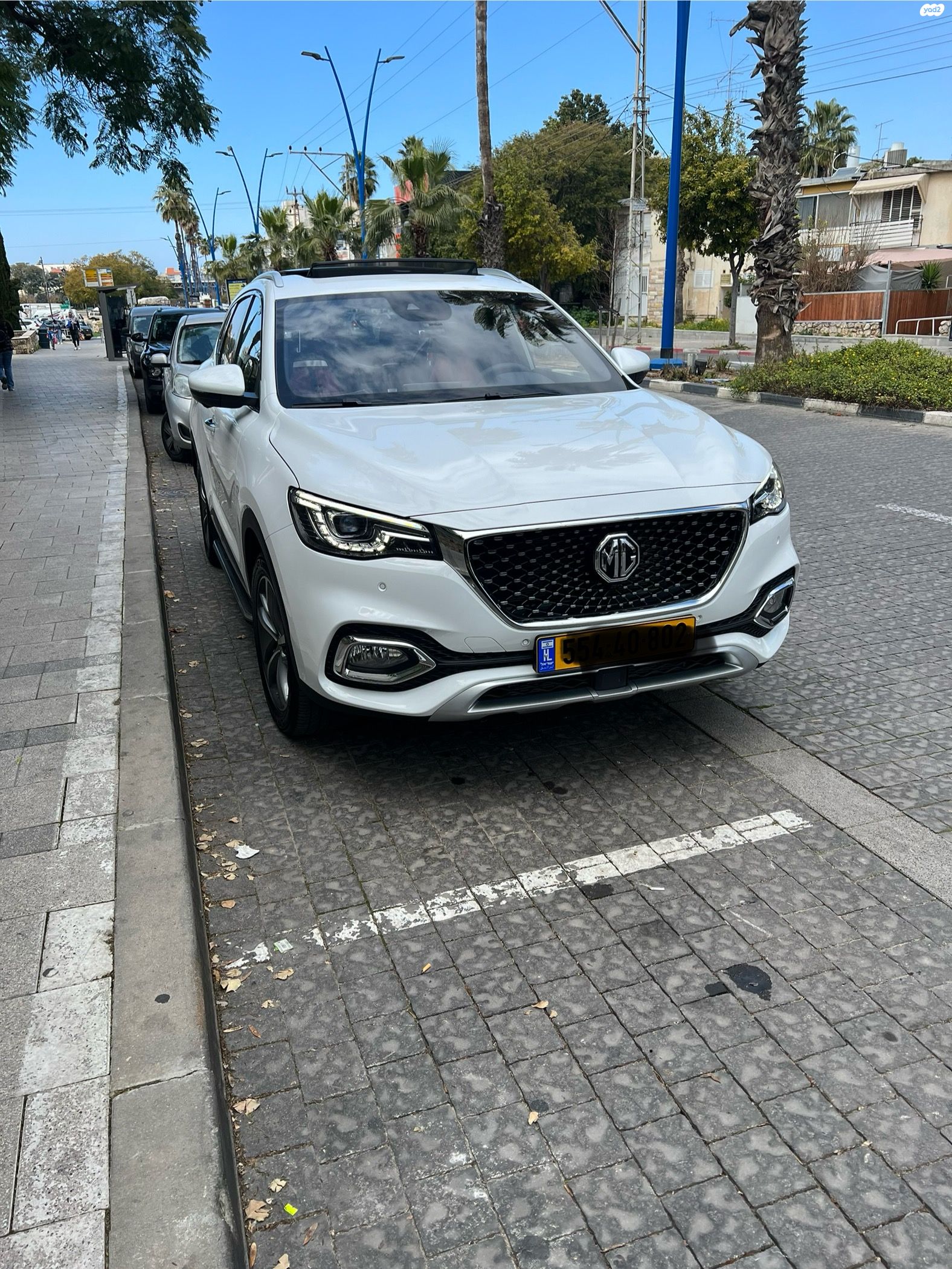 מודעת רכב אם ג'י EHS PHEV
