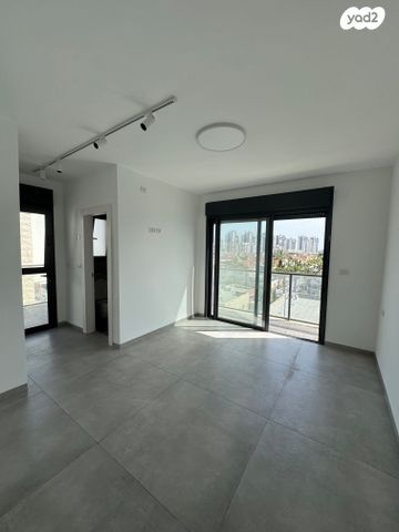 גג/ פנטהאוז, אגוזים 9, סביוני ים, קרית ים